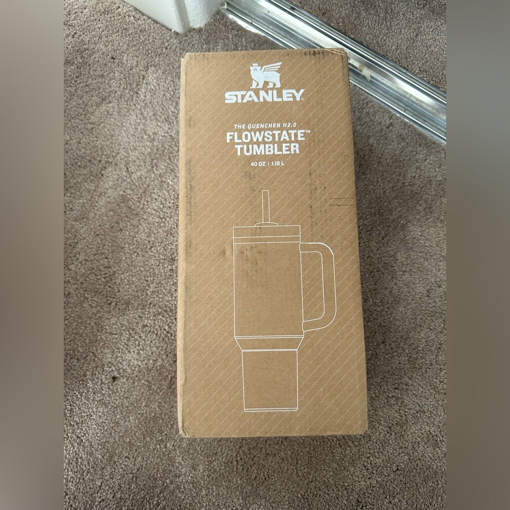 Stanley 40oz Quencher Flowstate Tumbler